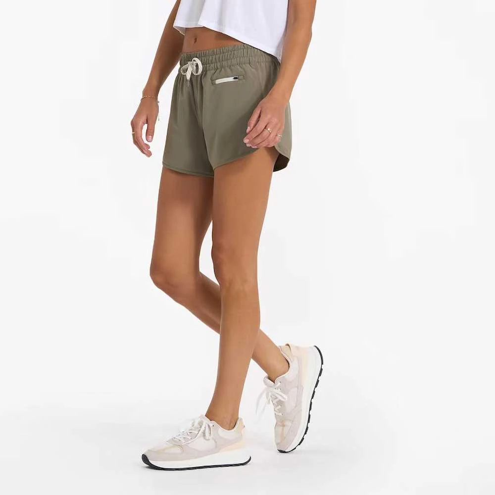 Vuori Women's Clementine 4" Short 2.0 - Light Oregano 2 Vuori Women's Clementine 4" Short 2.0 - Light Oregano - Image 2