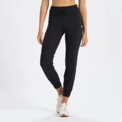 Vuori Women's Daily Jogger - Black