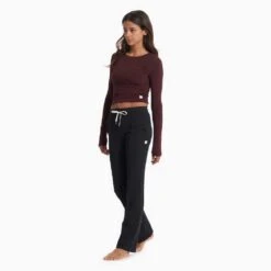 Vuori Women's Halo Wide Leg Flair Pant - Black -QQ Styles VW425BLK 03818 CO22 1200x crop center jpg