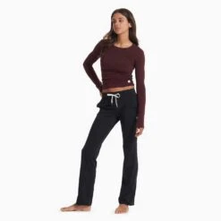 Vuori Women's Halo Wide Leg Flair Pant - Black -QQ Styles VW425BLK 03829 CO22 1200x crop center jpg