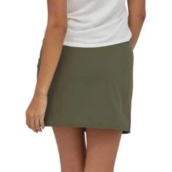 Patagonia Women's Fleetwith Skort - Basin Green 5 Patagonia Women's Fleetwith Skort - Basin Green -QQ Styles WBS22 58635 BSNG KR2 1